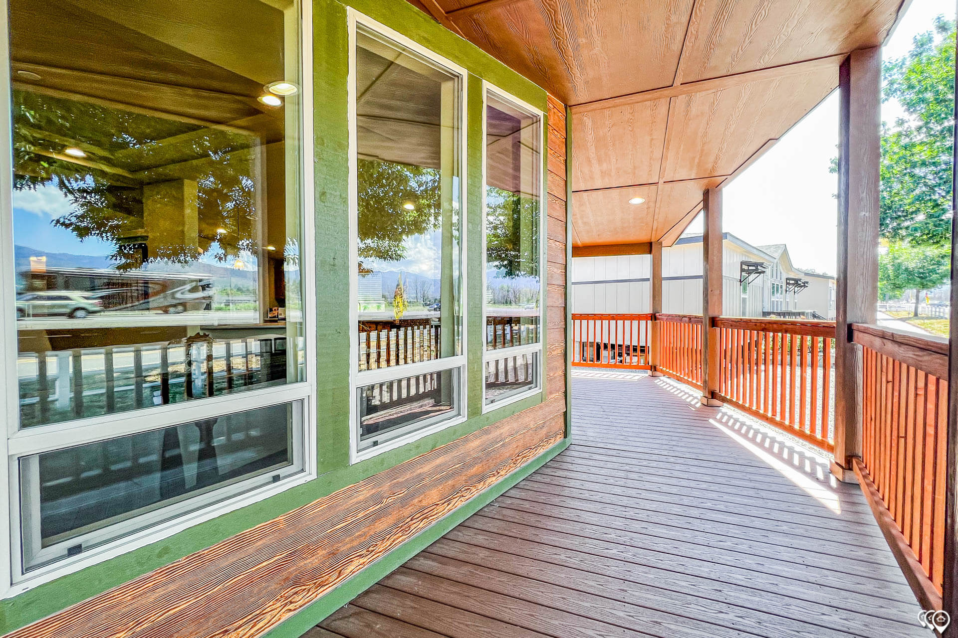 400 Series The Metolius Cabin 4G28522A For Sale by Palm Harbor Village